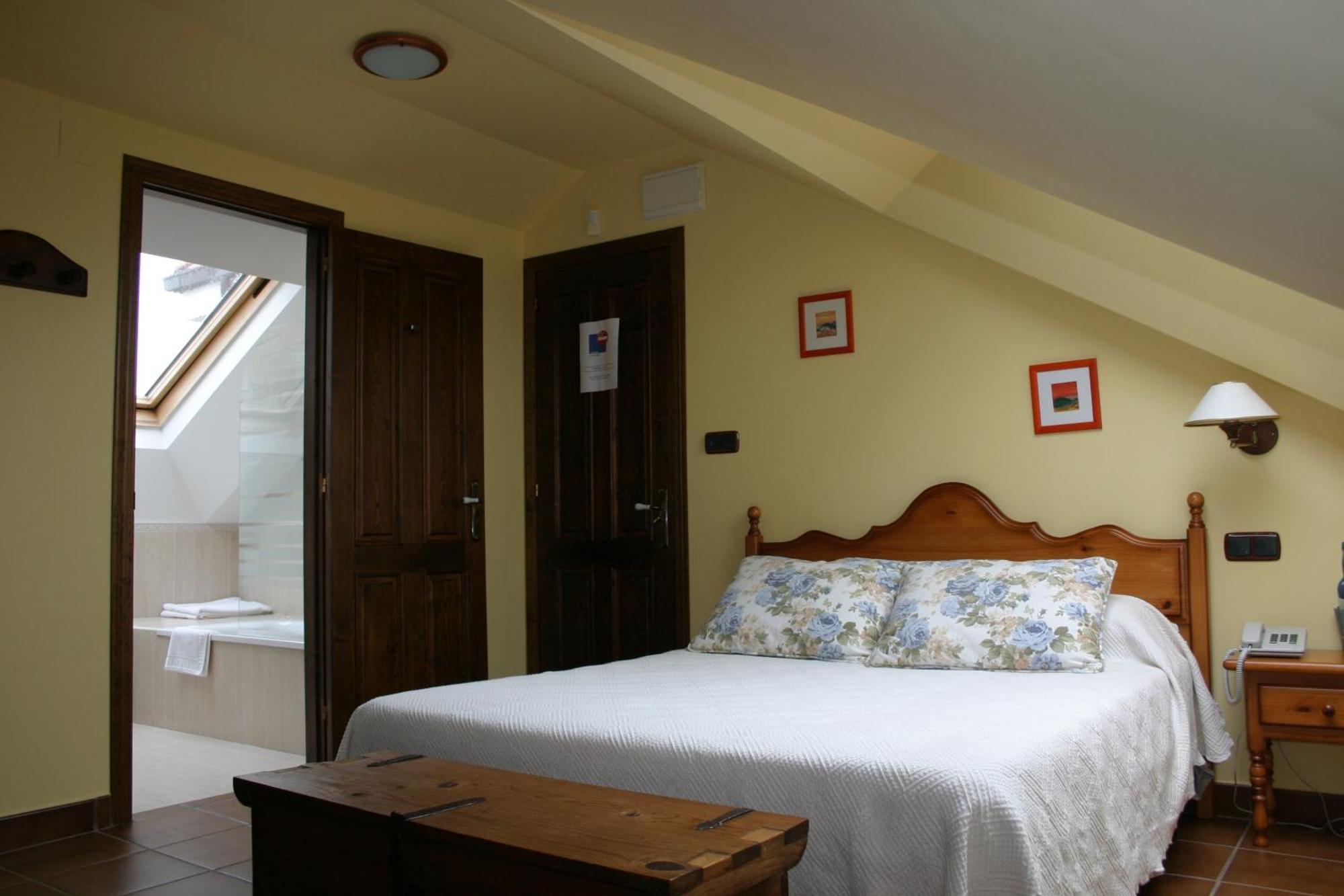 Hotel Somonte à Quintes Extérieur photo