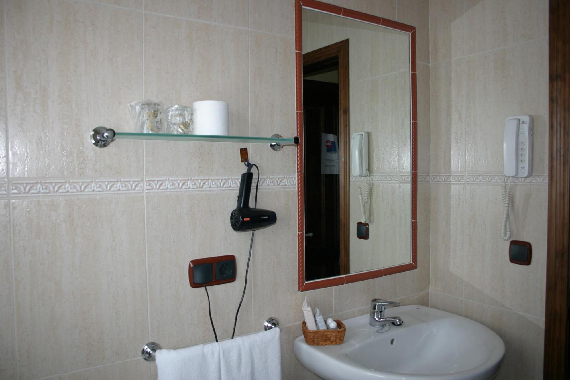 Hotel Somonte à Quintes Extérieur photo